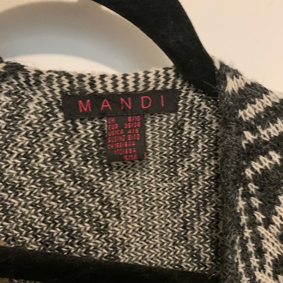 Poncho - Picture 2 of 3